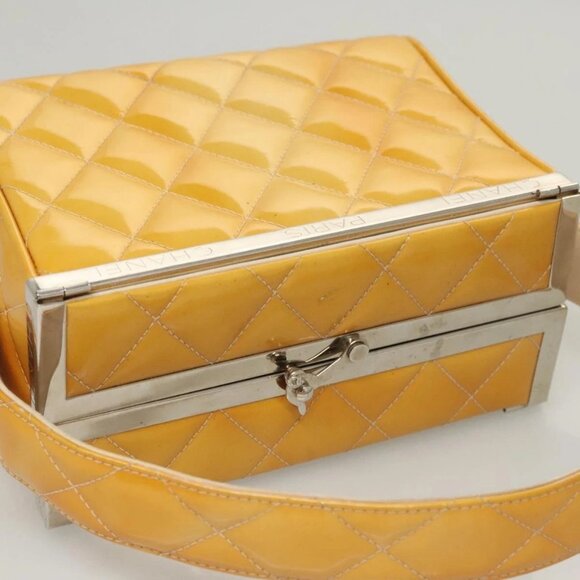 CHANEL Matelasse Hand Bag Patent leather Yellow Silver - Picture 5 of 16